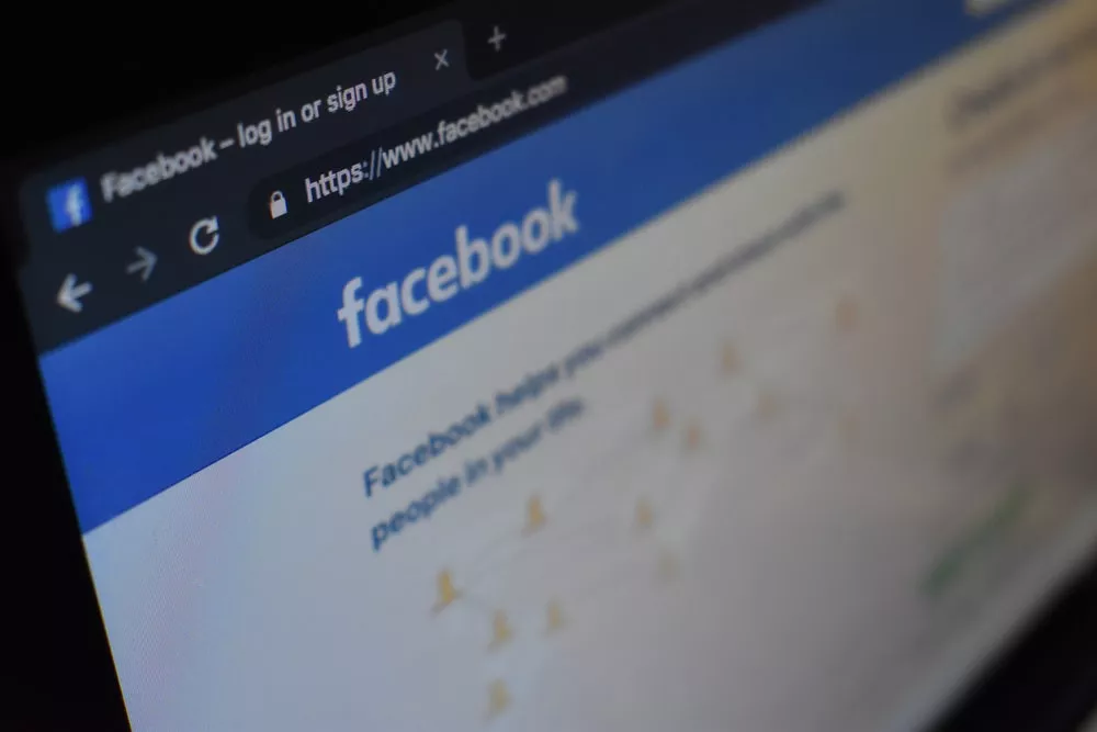 servizi di scrittura di contenuti gruppo di Facebook